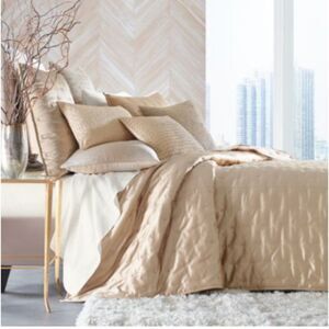 Hudson Park Collection
Nouveau Coverlet, Queen Value $400